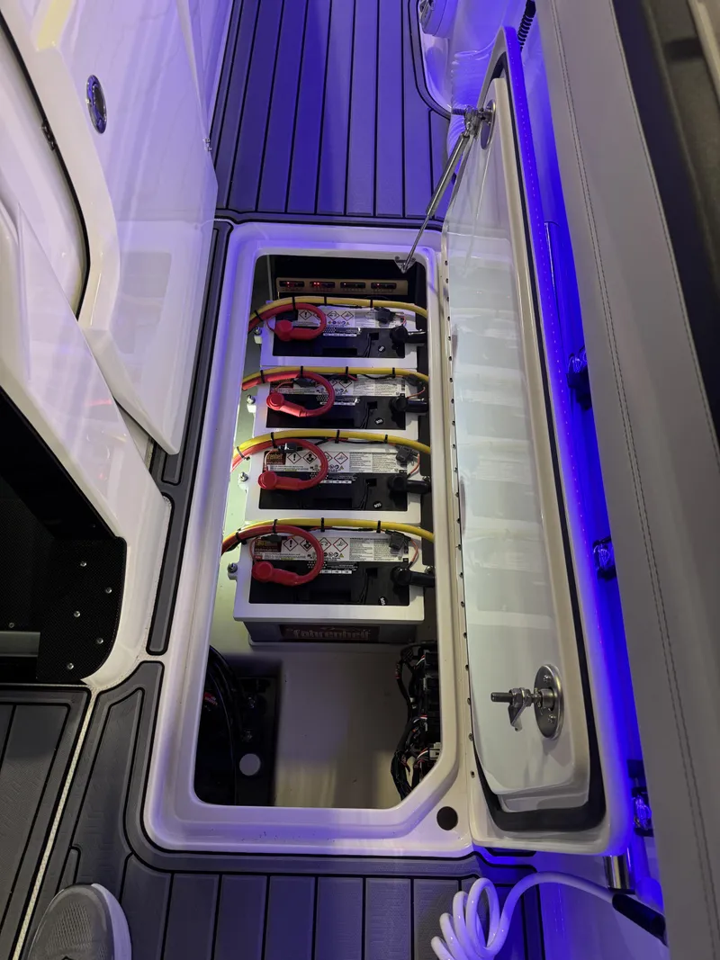 Slide: The Image of Nor-Tech 452 Super Fish 2026 - 13