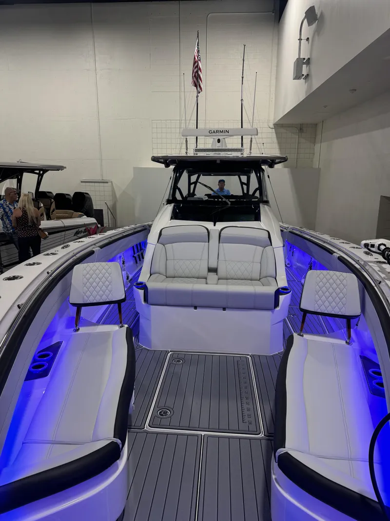 Slide: The Image of Nor-Tech 452 Super Fish 2026 - 19