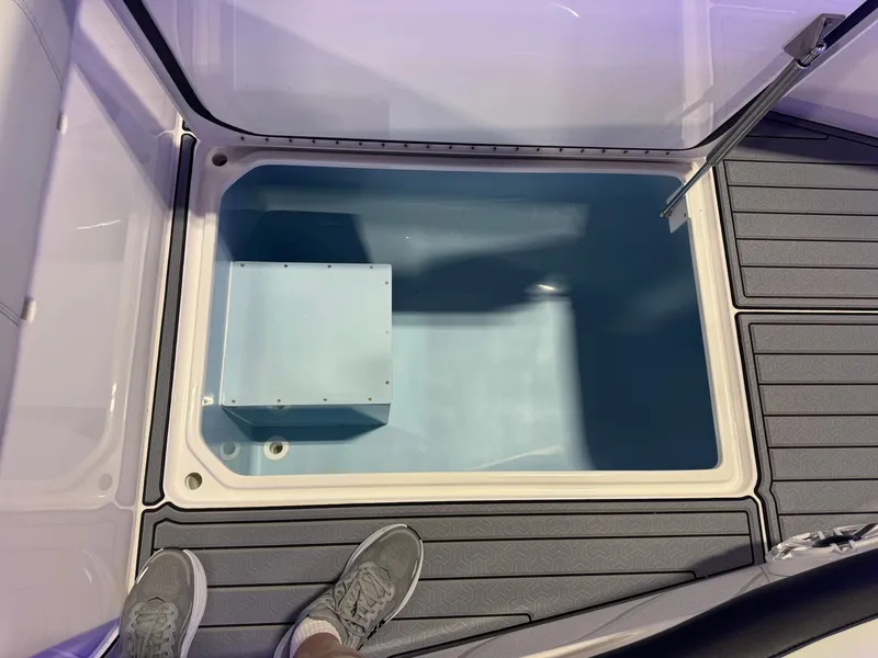 Slide: The Image of Nor-Tech 452 Super Fish 2026 - 20