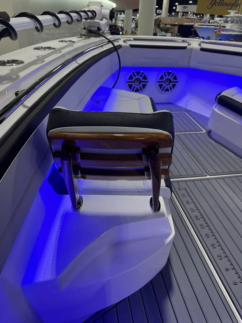 Slide: The Image of Nor-Tech 452 Super Fish 2026 - 21