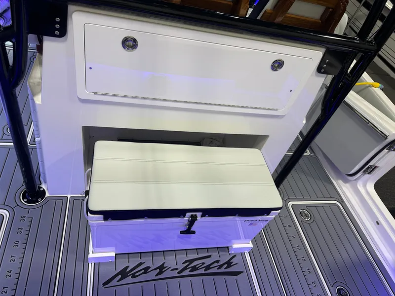 Slide: The Image of Nor-Tech 452 Super Fish 2026 - 24