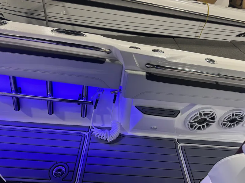 Slide: The Image of Nor-Tech 452 Super Fish 2026 - 33