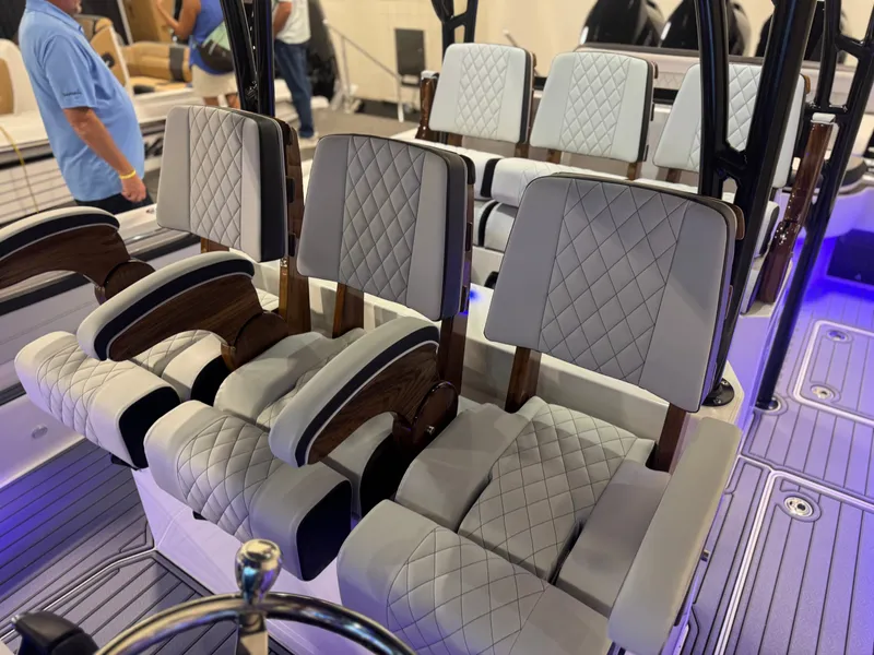 Slide: The Image of Nor-Tech 452 Super Fish 2026 - 6