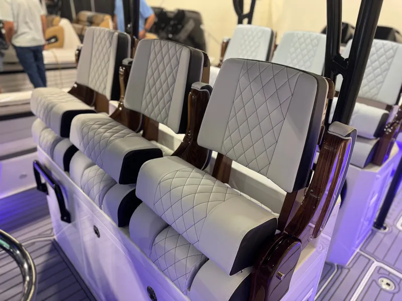 Slide: The Image of Nor-Tech 452 Super Fish 2026 - 7