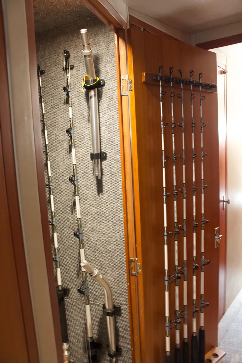 Slide: The Image of Fishing rod holders in Hudson Custom Carolina 2004 boat. - 39