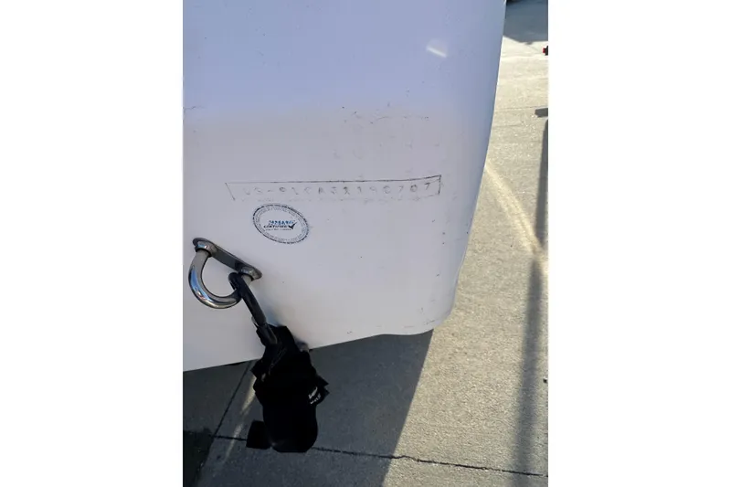 Slide: The Image of 2007 PROLINE 23 Sport boat hull with identification number and hook. - 5