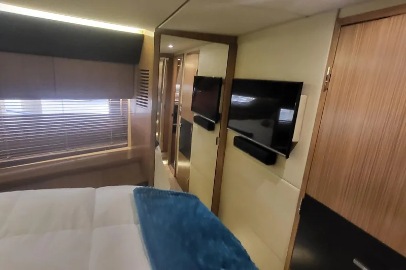 Slide: The Image of Luxurious interior of 2018 Sea Ray L590 Fly yacht with modern amenities. - 48