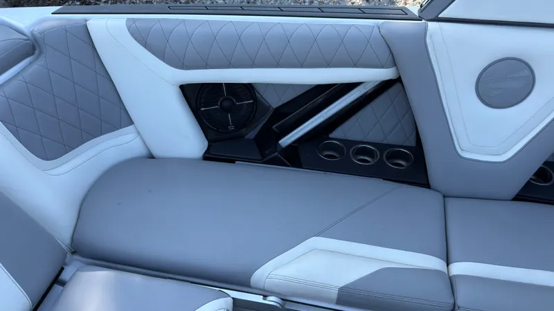 Slide: The Image of Tigé 23-ZX 2020 - 14