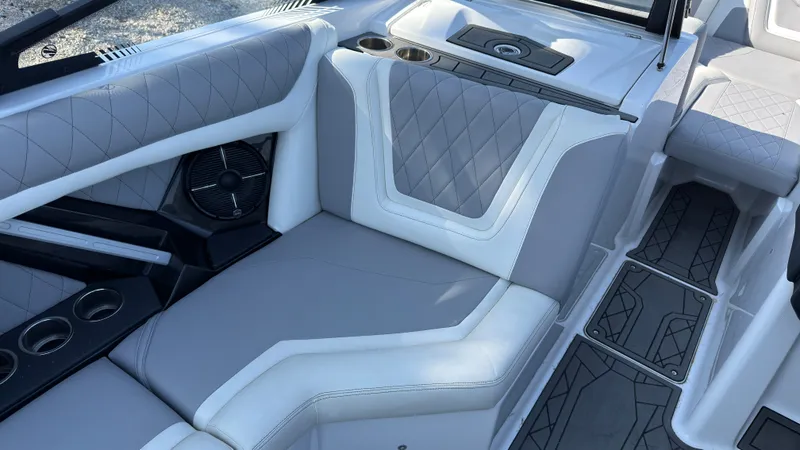 Slide: The Image of Tigé 23-ZX 2020 - 15