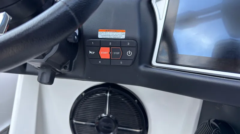 Slide: The Image of Tigé 23-ZX 2020 - 20