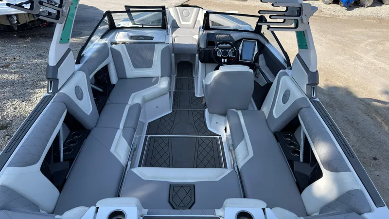 Slide: The Image of Tigé 23-ZX 2020 - 8