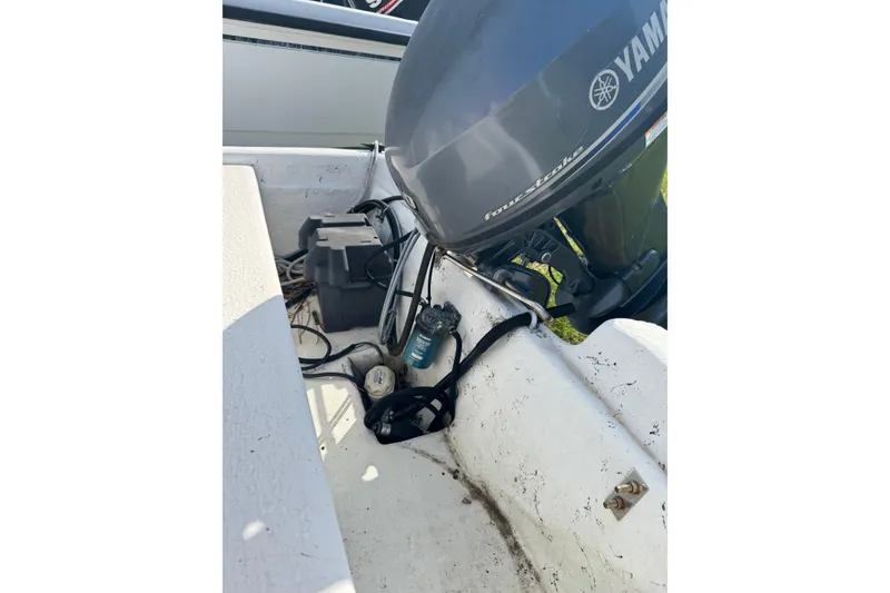 Slide: The Image of 1998 Carolina Skiff 16 with Yamaha outboard motor, interior view. - 7