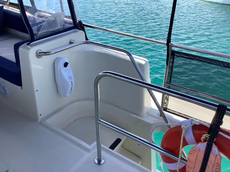 Slide: The Image of Mainship 400 Trawler 2006 - 14