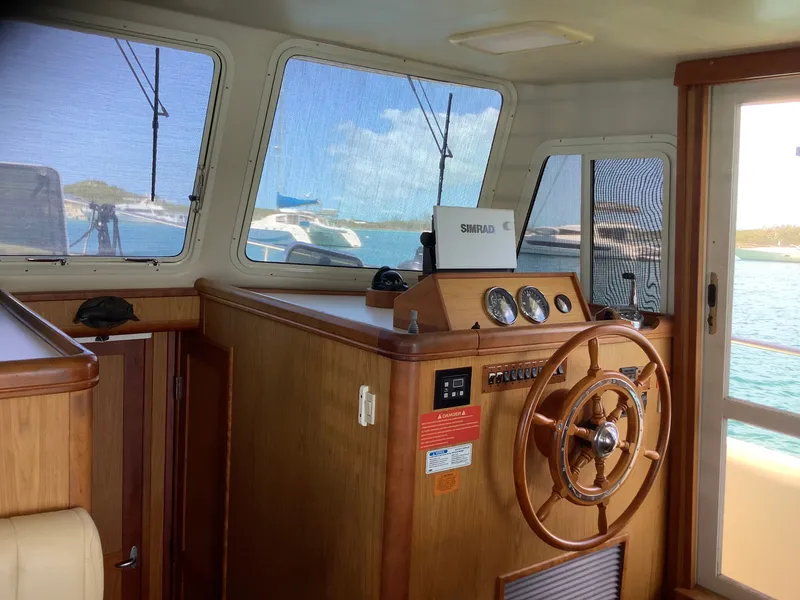 Slide: The Image of Mainship 400 Trawler 2006 - 19