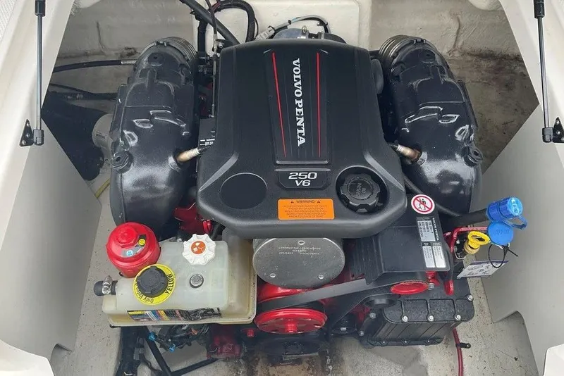Slide: The Image of Volvo Penta 250 V6 engine in 2023 Chaparral 23 SSi boat. - 40