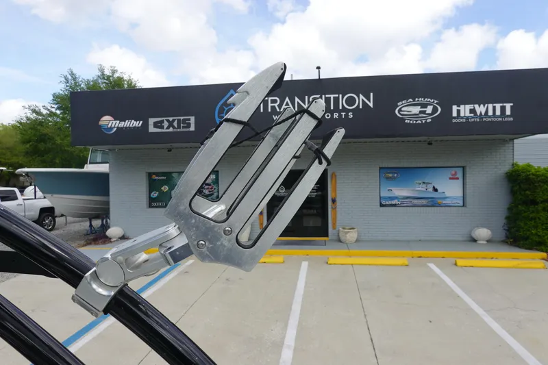 Slide: The Image of 2015 Tigé R20 boat accessory at Transition Watersports dealership. - 25