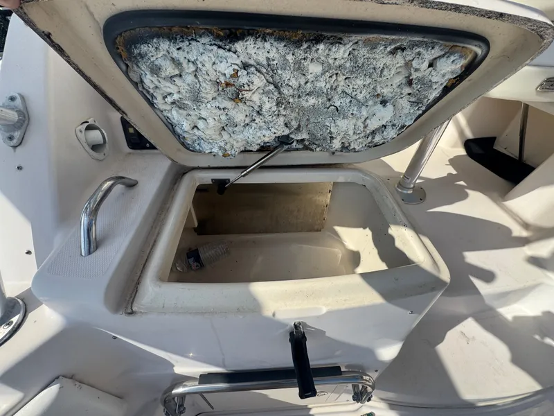 Slide: The Image of Grady-White Express 305 2007 - 27