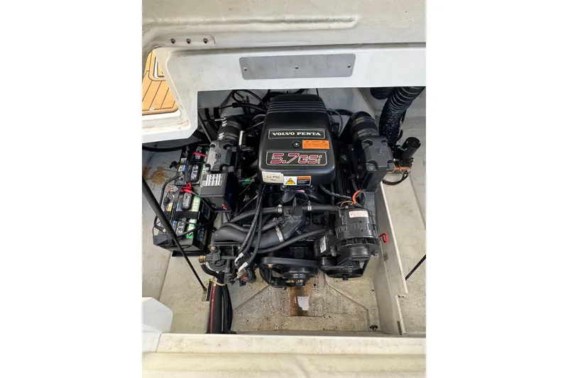 Slide: The Image of Volvo Penta 5.7 GSi engine in 2000 Cobalt 226 boat. - 19
