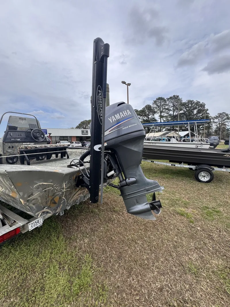 Slide: The Image of War Eagle 2072 boat with Yamaha outboard motor, 2011 model. - 6