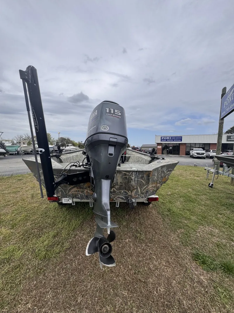 Slide: The Image of 2011 War Eagle 2072 Ducks Unlimited boat with Yamaha 115 engine. - 7