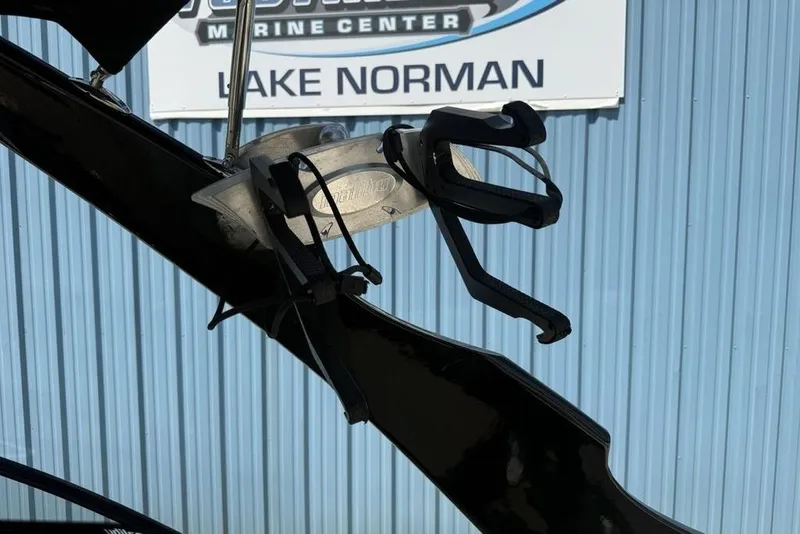 Slide: The Image of 2008 Malibu Sunscape 23 LSV boat detail at Lake Norman Marine Center. - 35