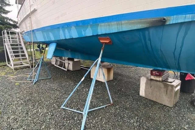 Slide: The Image of Ocean Alexander 50 Mark I yacht from 1980 on stands for maintenance. - 51