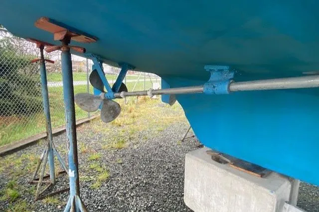 Slide: The Image of Propeller and shaft of 1980 Ocean Alexander 50 Mark I yacht on dry dock. - 53
