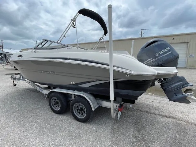 Slide: The Image of Stingray 214 LR 2016 - 1