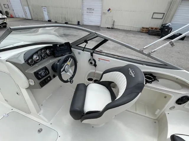 Slide: The Image of Stingray 214 LR 2016 - 11