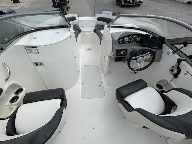 Slide: The Image of Stingray 214 LR 2016 - 16