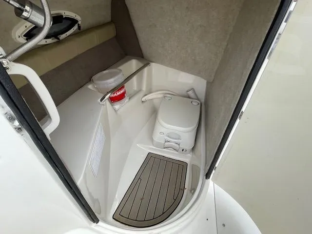 Slide: The Image of Stingray 214 LR 2016 - 17