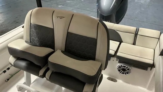 Slide: The Image of Tidewater 232 LXF 2020 - 12