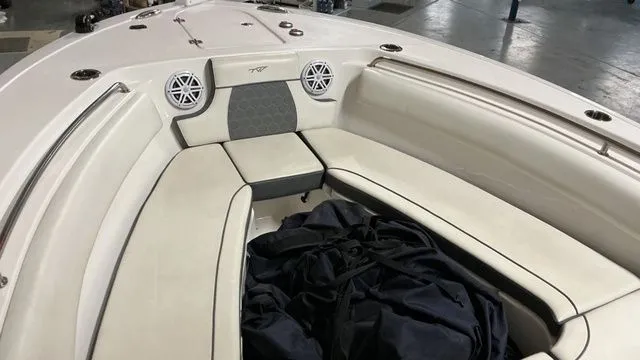 Slide: The Image of Tidewater 232 LXF 2020 - 14