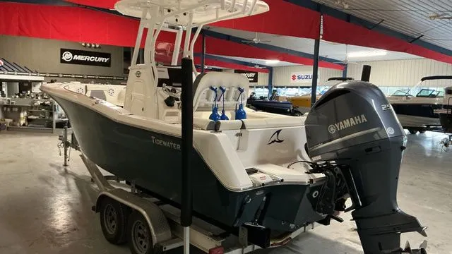 Slide: The Image of Tidewater 232 LXF 2020 - 3