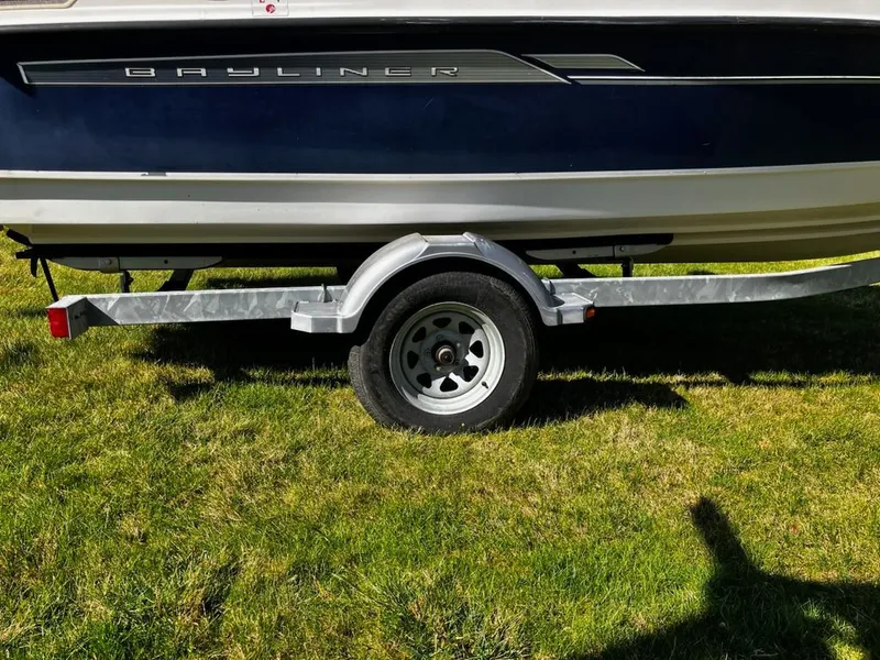 Slide: The Image of Bayliner Fish & Ski 194 SF 2006 - 12