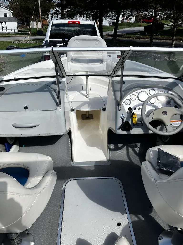 Slide: The Image of Bayliner Fish & Ski 194 SF 2006 - 2