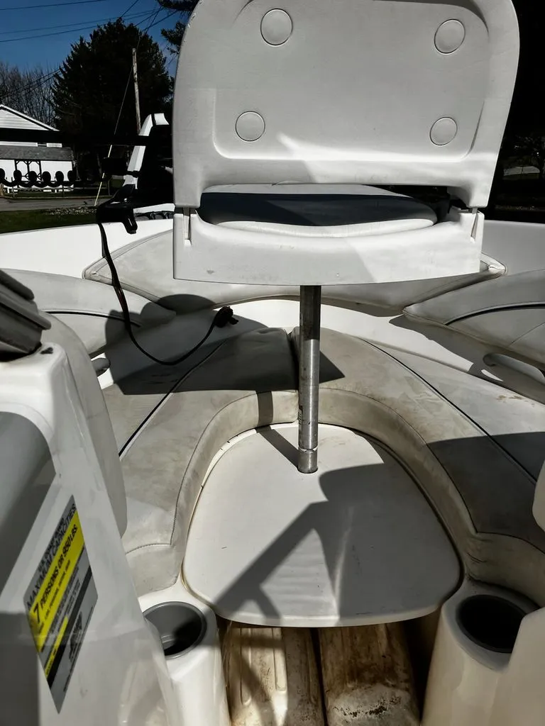 Slide: The Image of Bayliner Fish & Ski 194 SF 2006 - 5