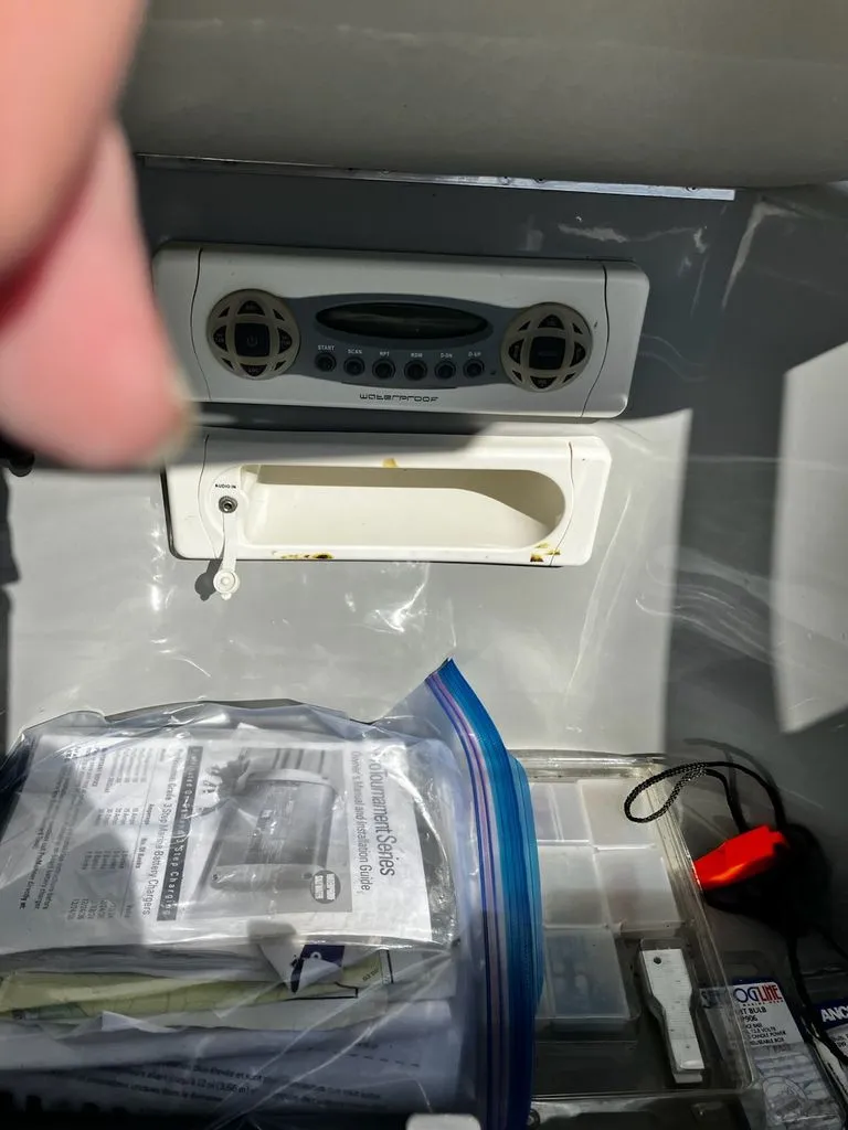 Slide: The Image of Bayliner Fish & Ski 194 SF 2006 - 9