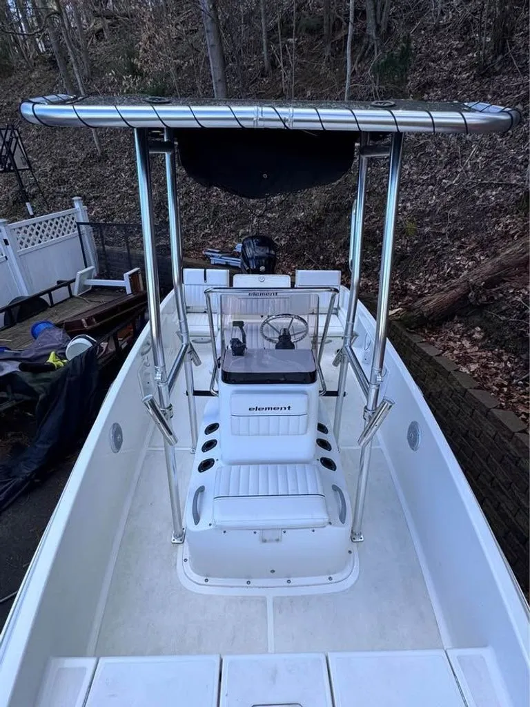 Slide: The Image of Bayliner Element F18 2019 - 8