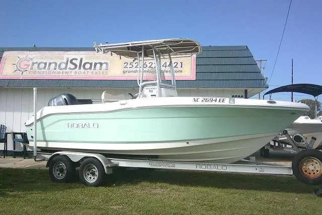 The Image of 2016 Robalo R200 Center Console boat on trailer at Grand Slam Consignment Boat Sales. - 1