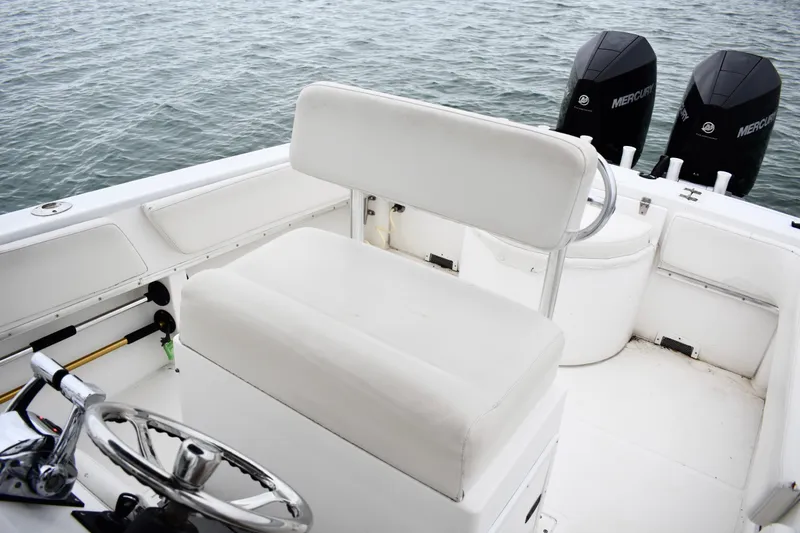 Slide: The Image of 2001 Fountain 31 Tournament Edition boat interior with dual Mercury engines. - 18