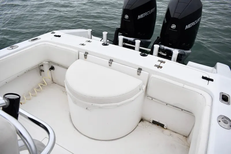 Slide: The Image of 2001 Fountain 31 Tournament Edition boat with dual Mercury engines on the water. - 25