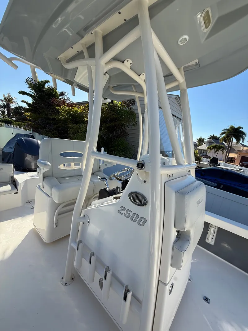 Slide: The Image of Pathfinder 2500 Hybrid 2017 - 7