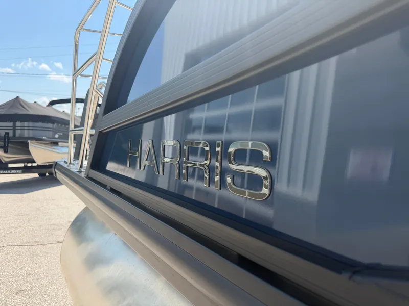 Slide: The Image of Harris Grand Mariner 250 2026 - 8