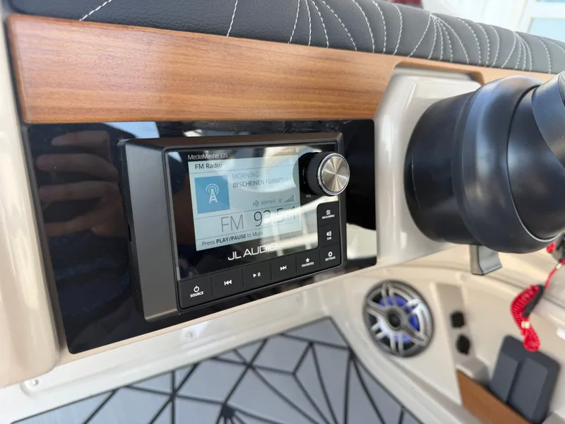 Slide: The Image of Harris Grand Mariner 250 2026 - 47