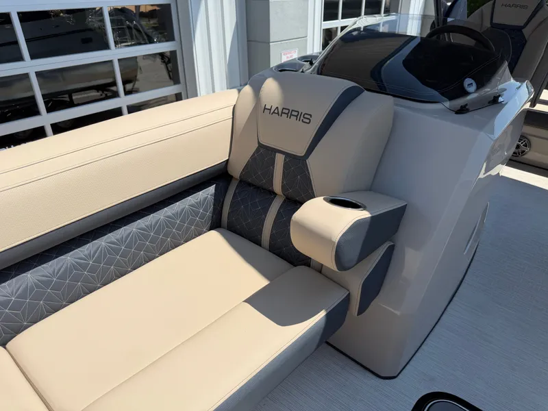 Slide: The Image of Harris Grand Mariner 250 2026 - 53