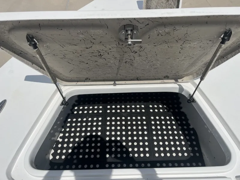 Slide: The Image of Blazer 2200 GTS 2017 - 14