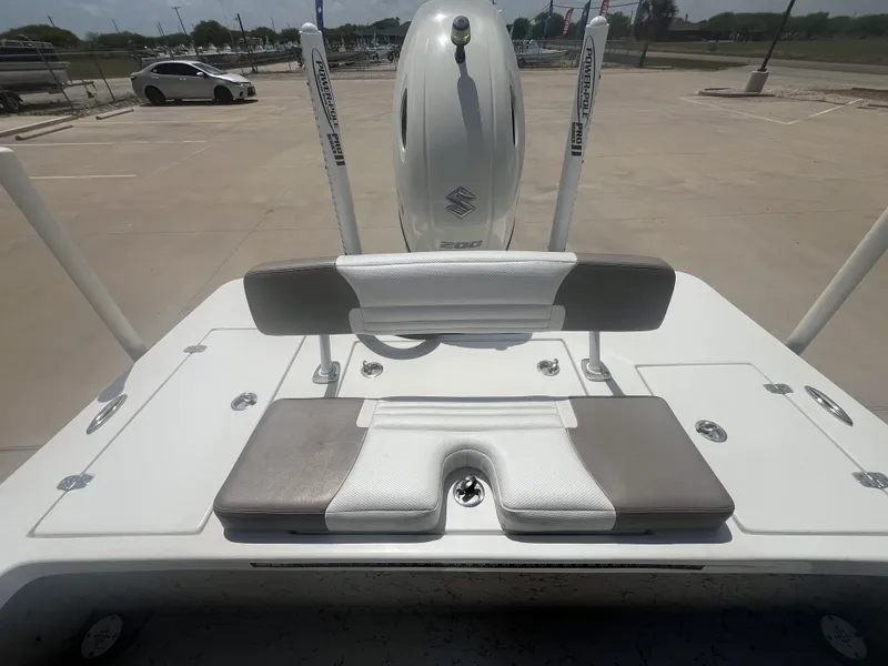 Slide: The Image of Blazer 2200 GTS 2017 - 18