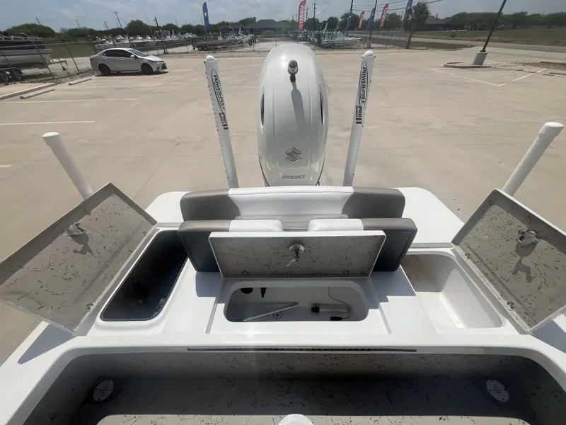 Slide: The Image of Blazer 2200 GTS 2017 - 20