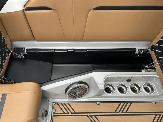 Slide: The Image of Varatti Z2474 2026 - 16